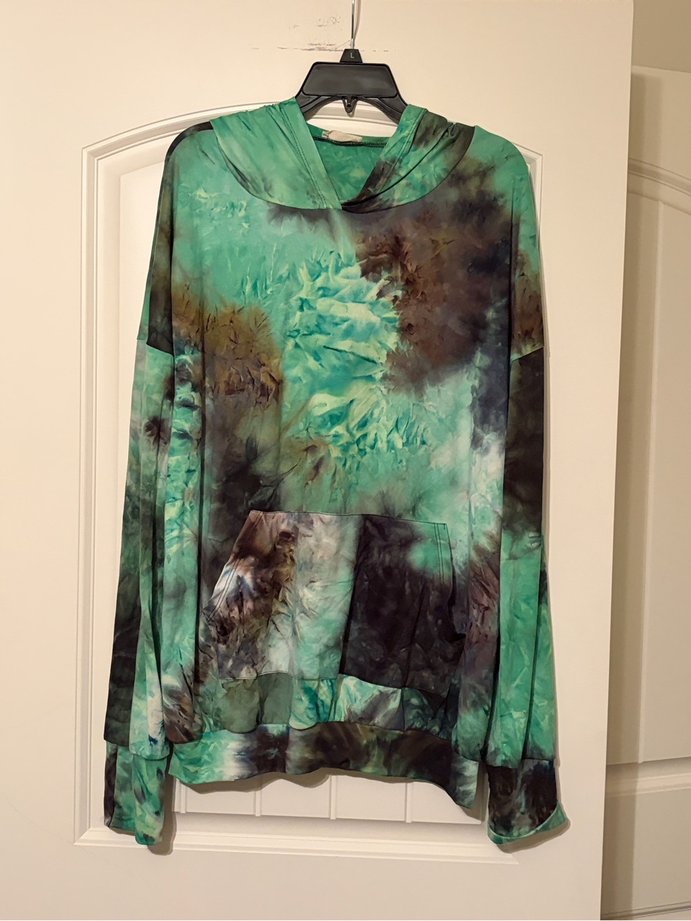 Green & Black Tie-Dye Hooded Pullover